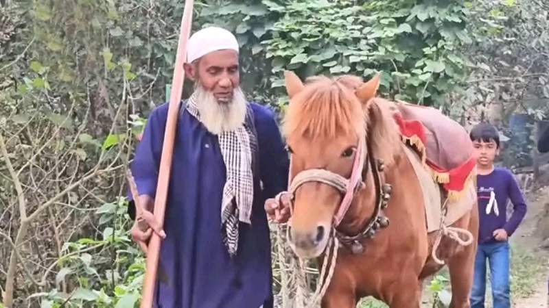 কিশোরগঞ্জের শেষ ঠিকানার কারিগর গোরখোদক মনু মিয়া মারা গেছেন